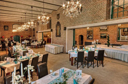 Unser Spiegelsaal im Gasthaus und Hotel in Naumburg Saale Unser Spiegelsaal im Gasthaus und Hotel in Naumburg Saale